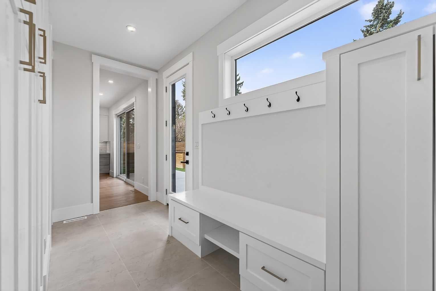 88 Woodlark Drive SW