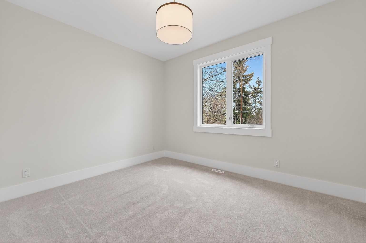 88 Woodlark Drive SW