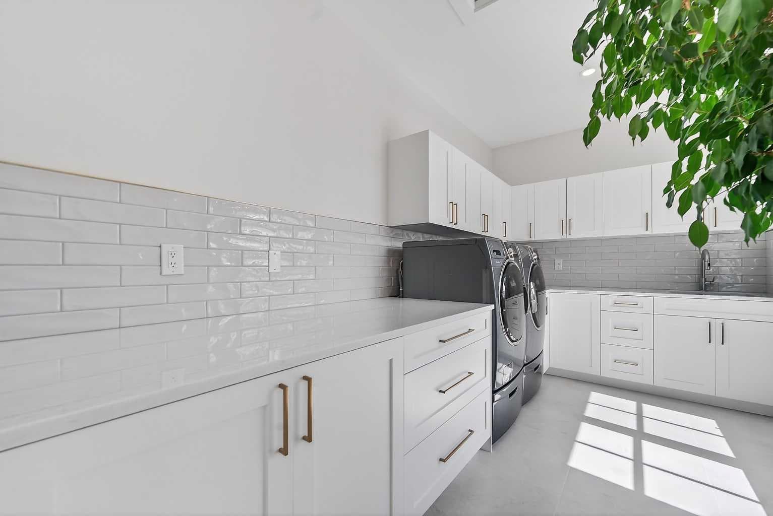 88 Woodlark Drive SW
