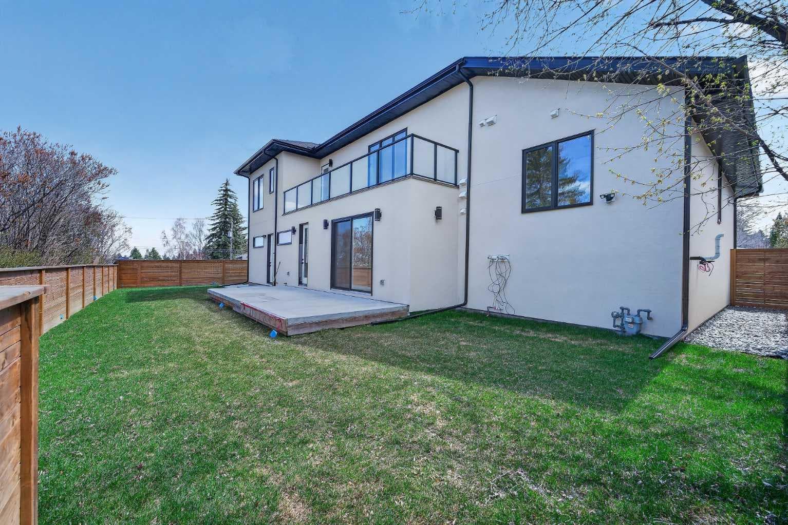 88 Woodlark Drive SW