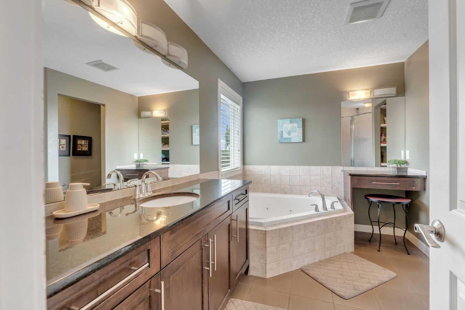 130 Brightonwoods Grove SE