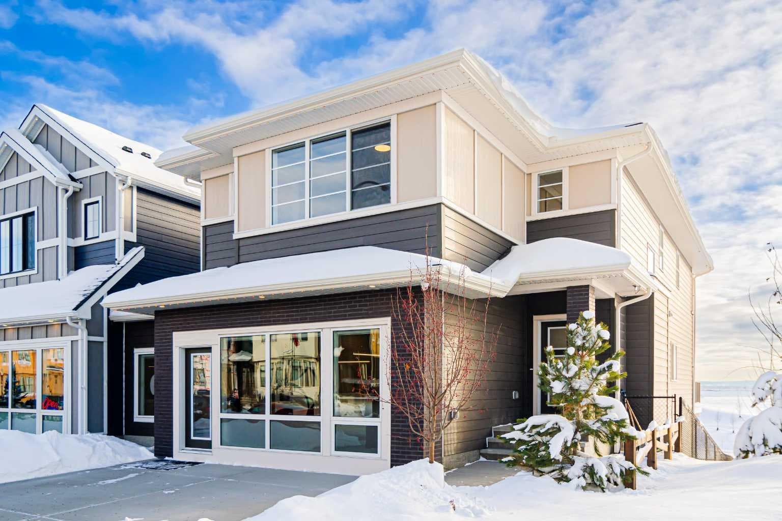 192 Buffaloberry Manor SE