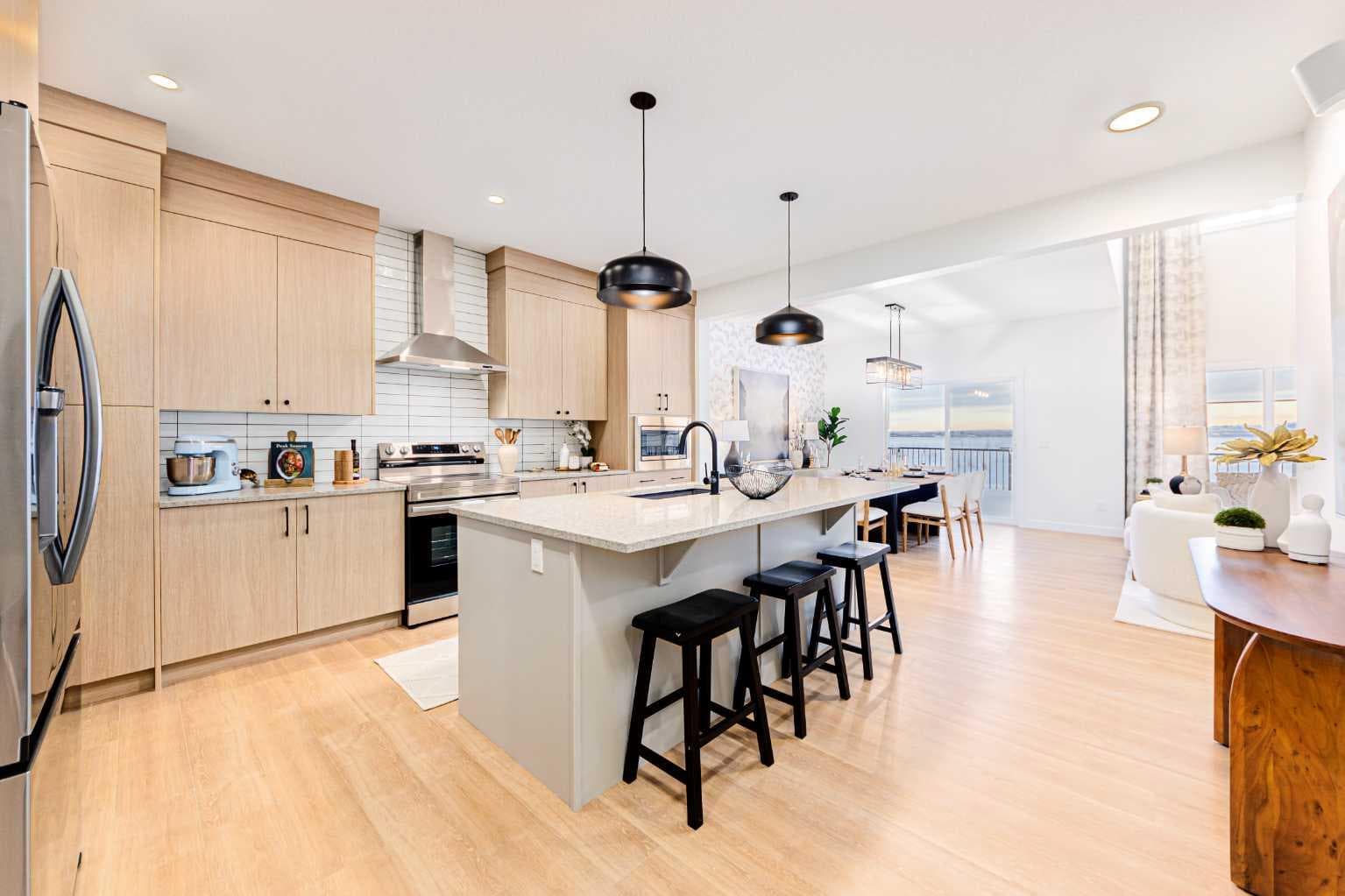 192 Buffaloberry Manor SE