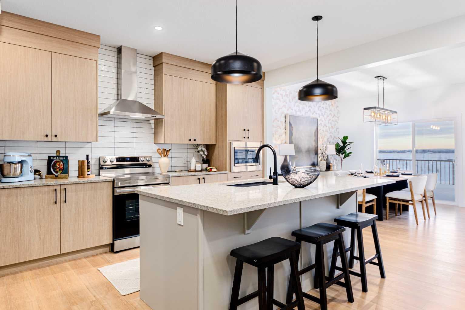 192 Buffaloberry Manor SE