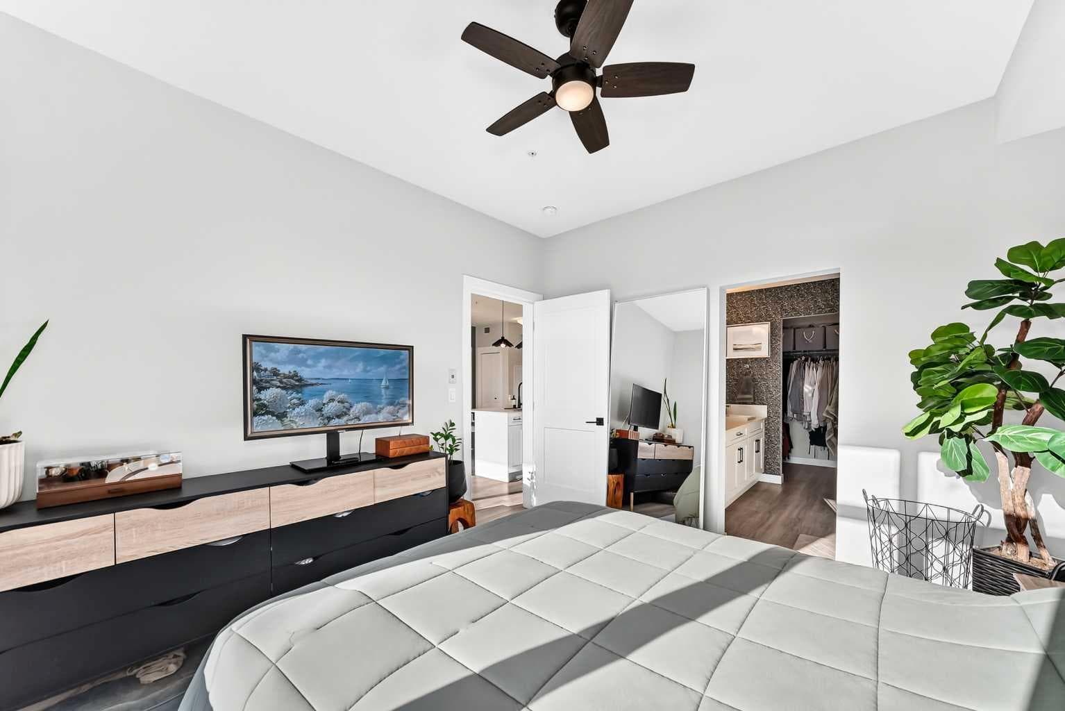 4208, 200 Seton Circle SE