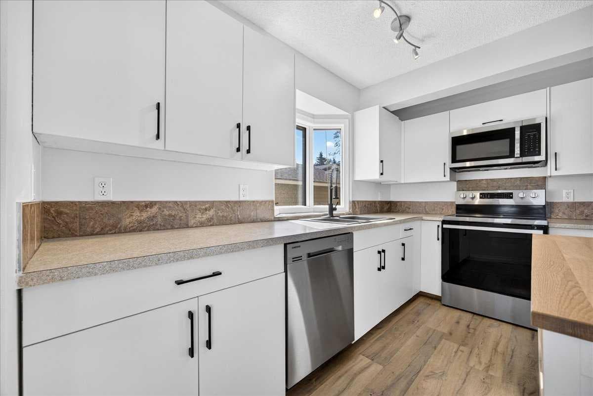 32 Patina Park SW