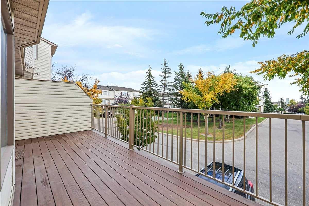 32 Patina Park SW