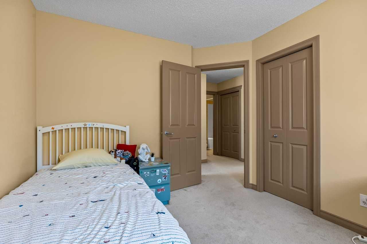 149 Everwoods Close SW