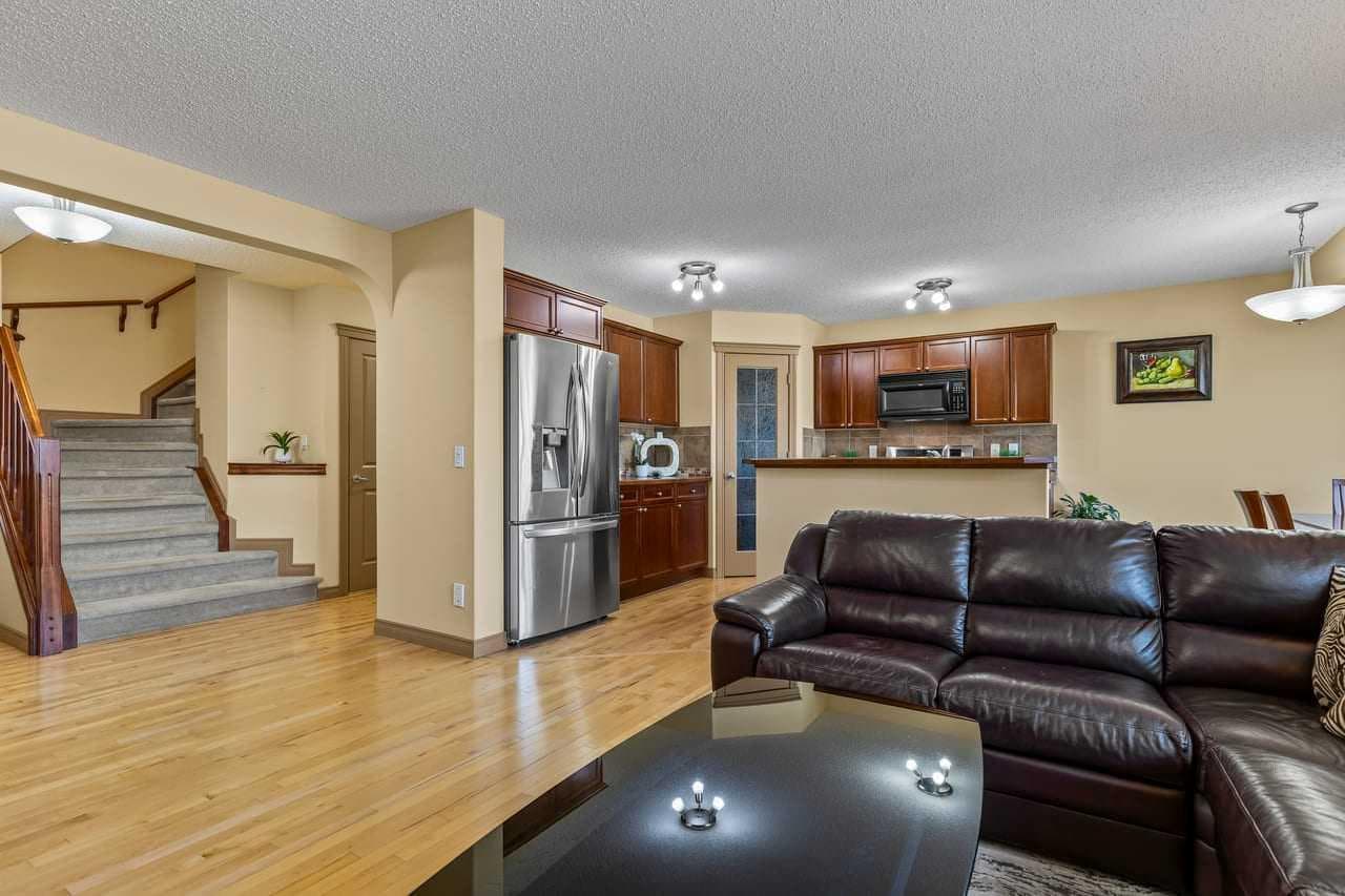 149 Everwoods Close SW