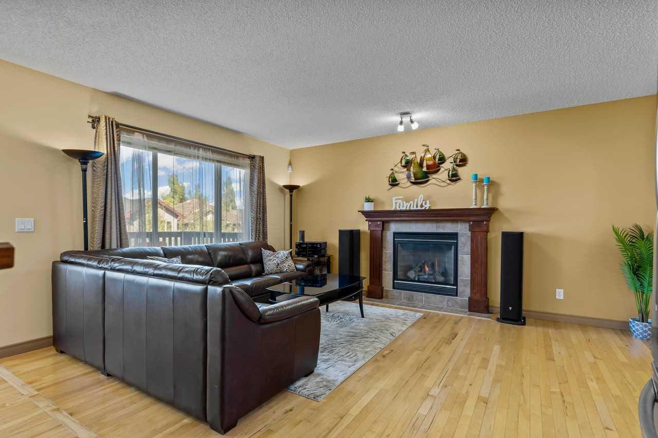 149 Everwoods Close SW