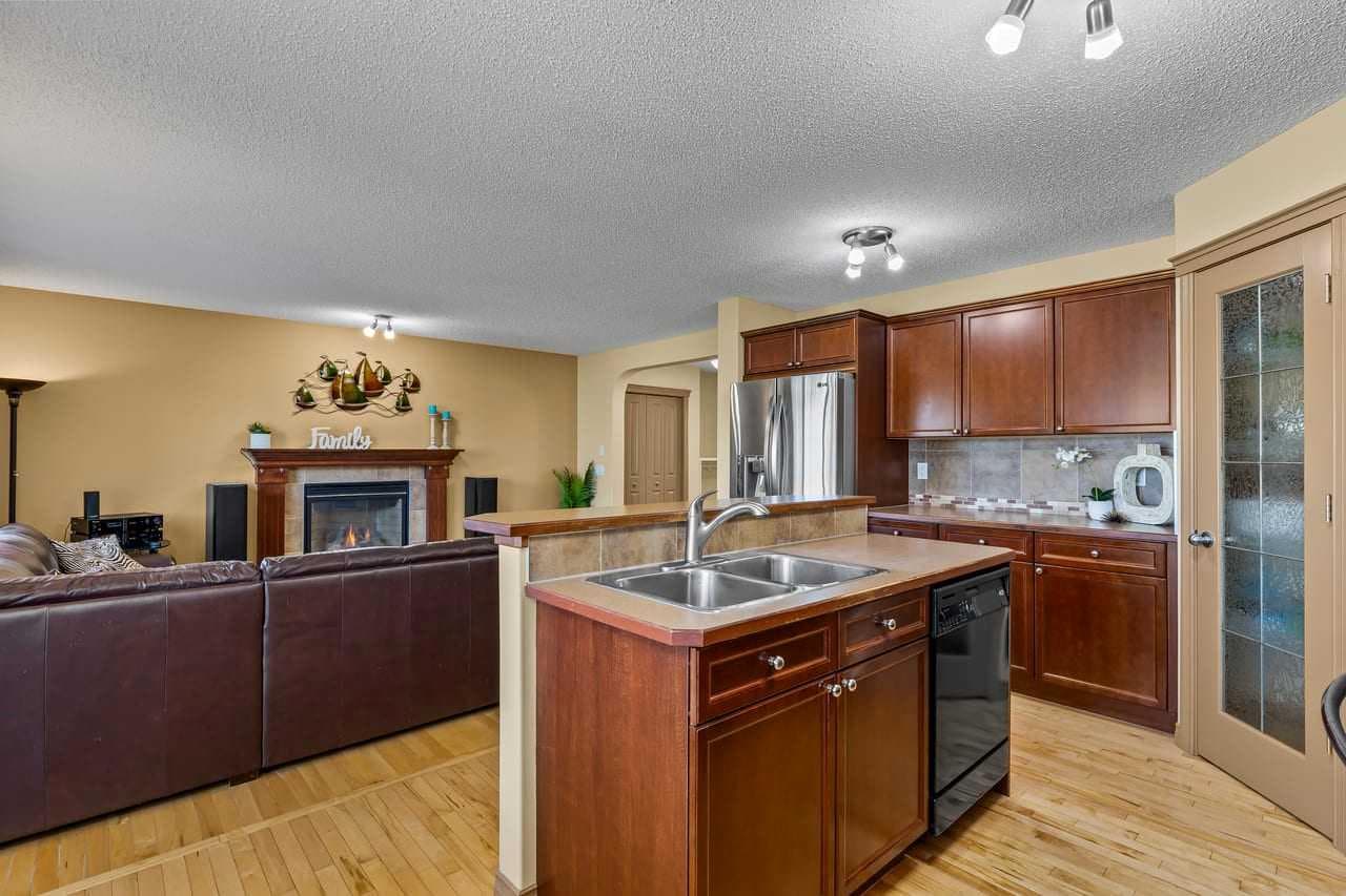 149 Everwoods Close SW