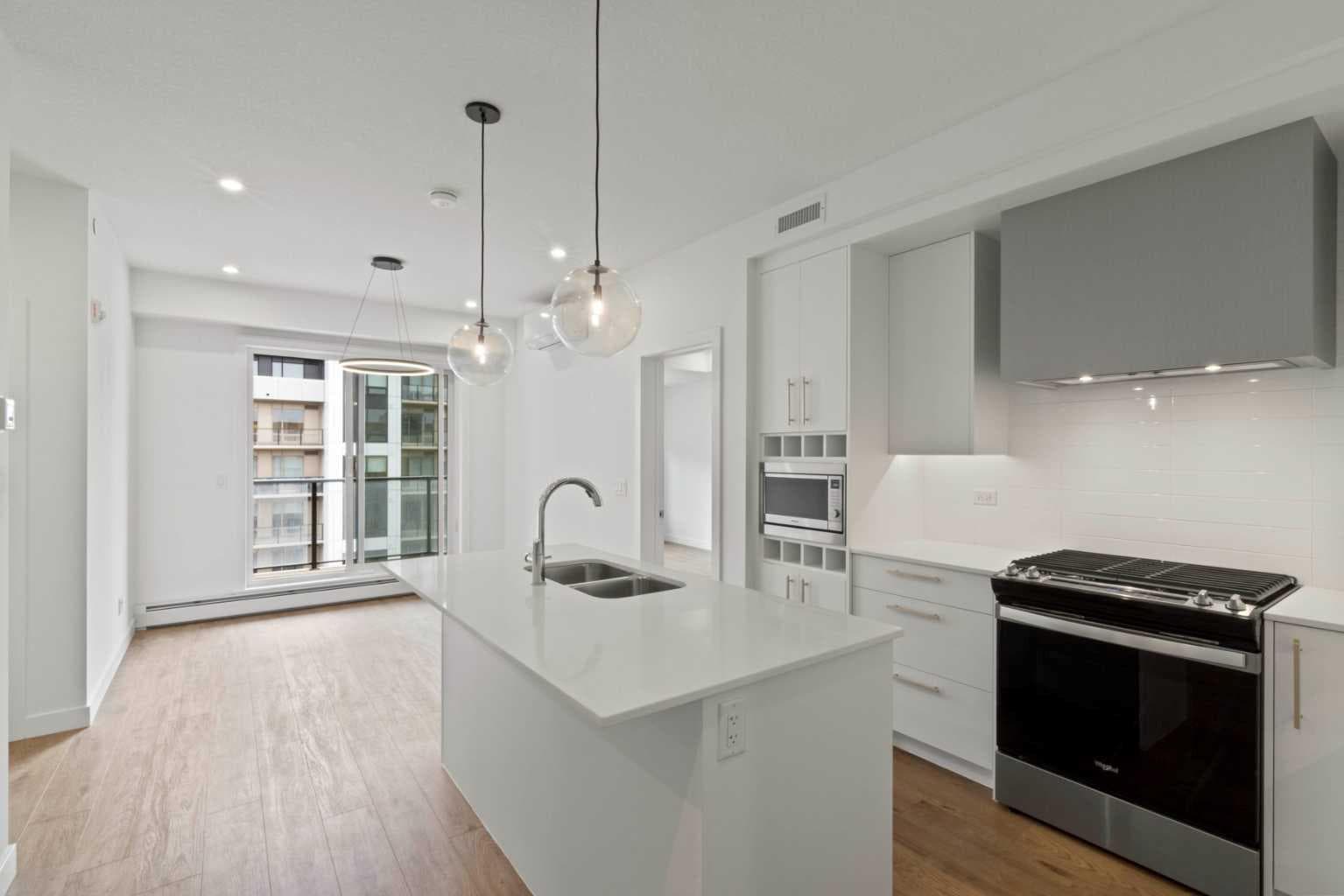 606, 8370 Broadcast Avenue SW
