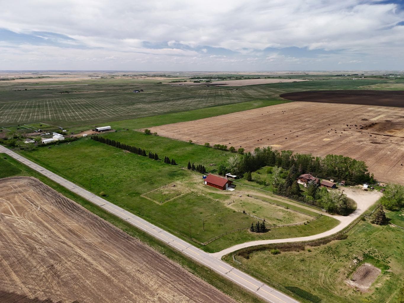 261074 Township Road 262  