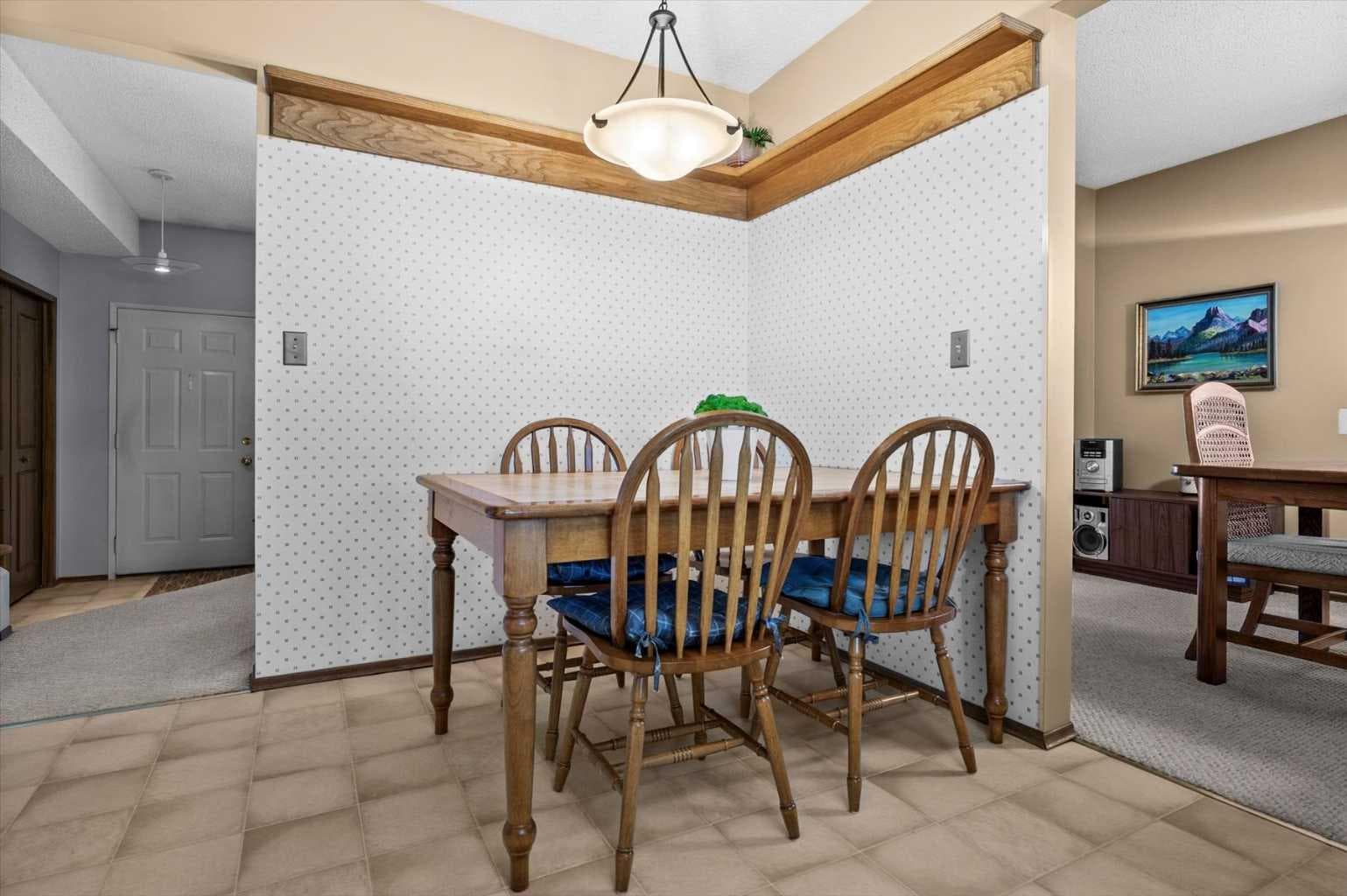 8 Deerbow Circle SE