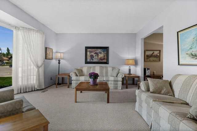 8 Deerbow Circle SE