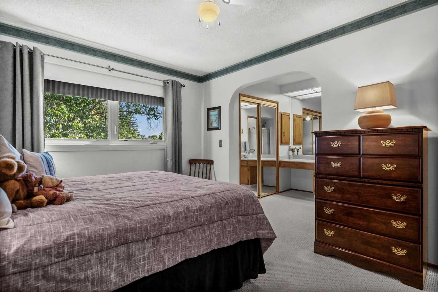 8 Deerbow Circle SE