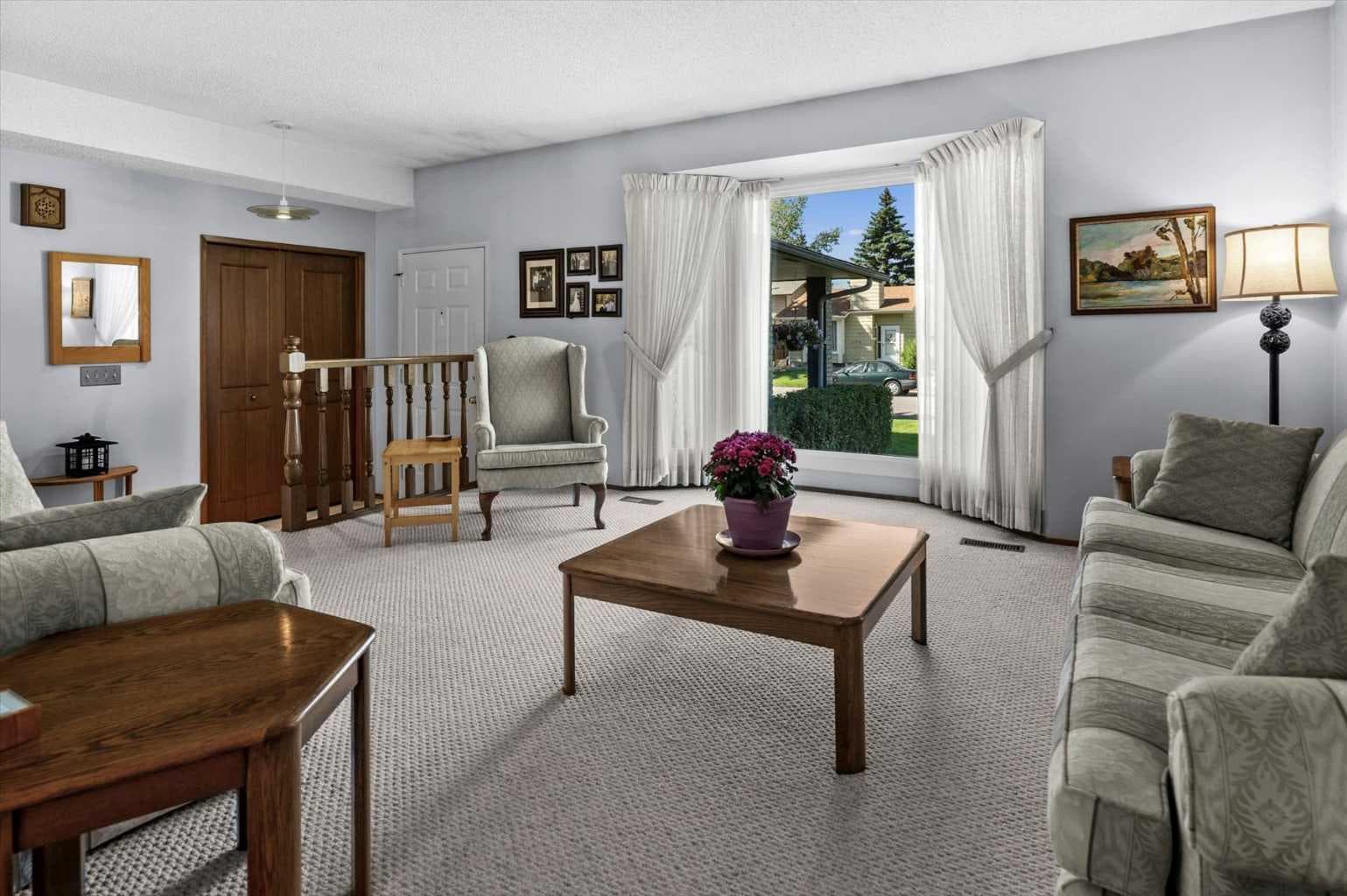 8 Deerbow Circle SE