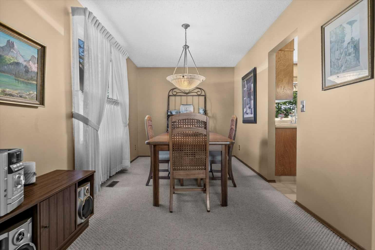 8 Deerbow Circle SE