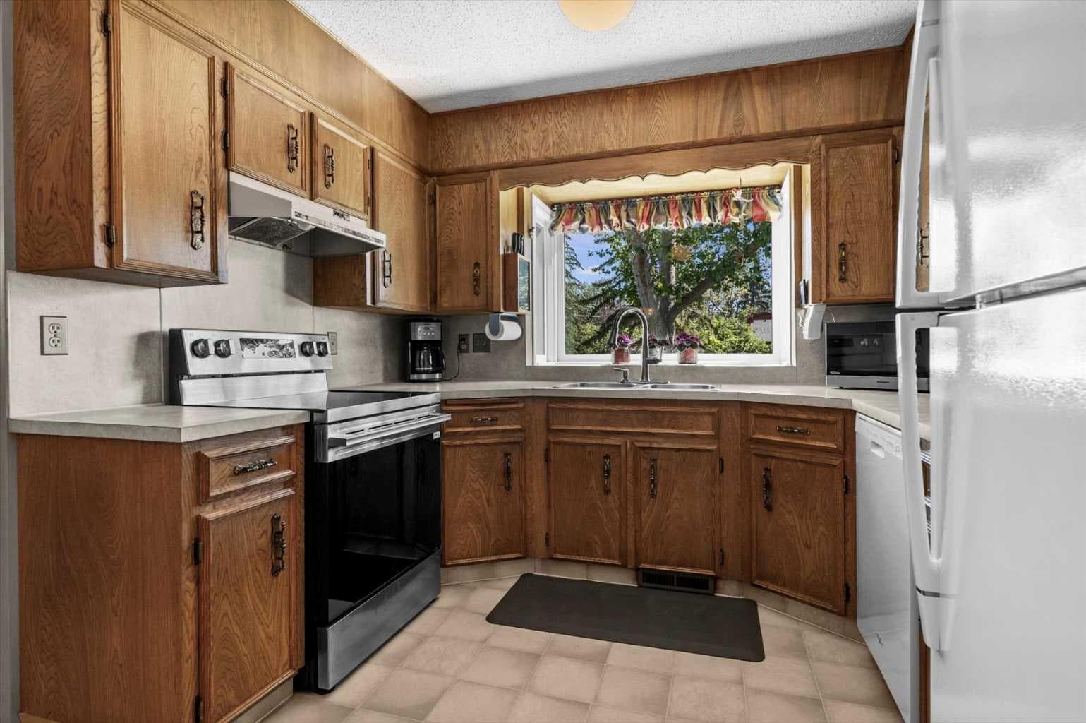 8 Deerbow Circle SE