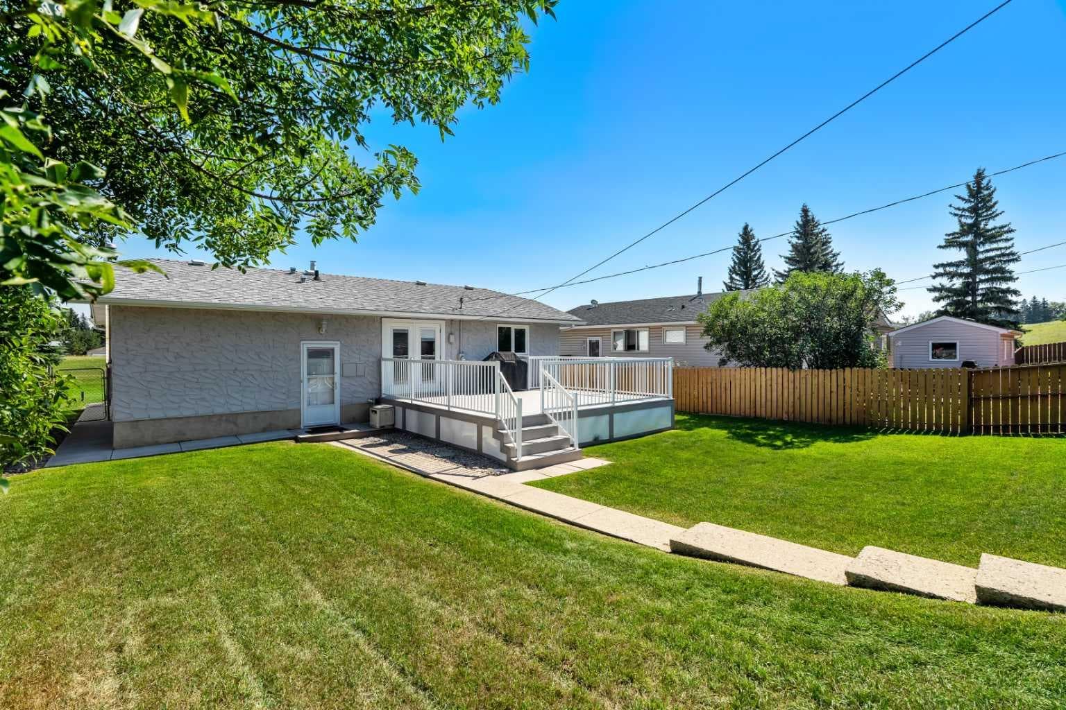 1307 Lake Ontario Drive SE