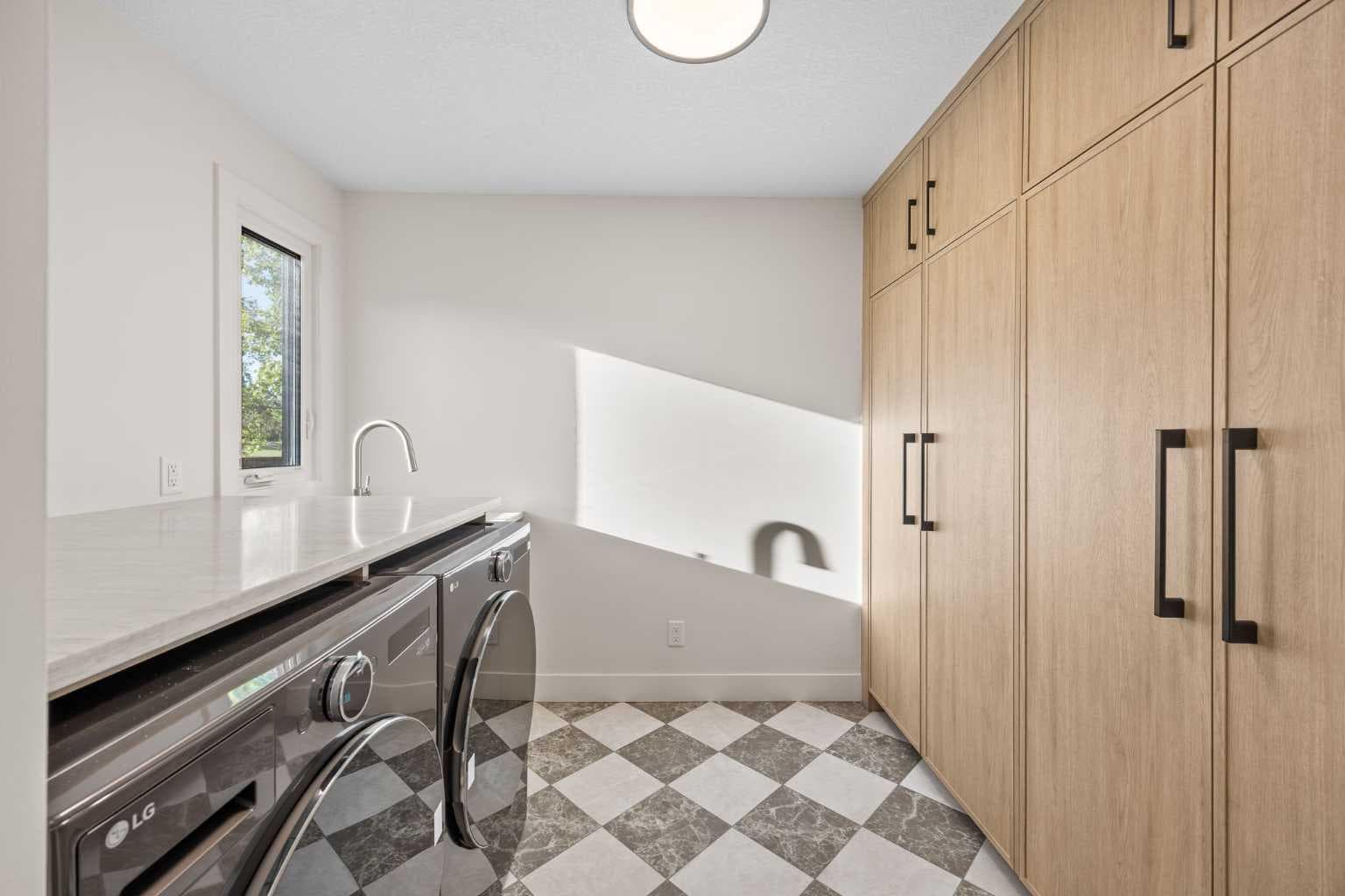 44 Canterbury Drive SW