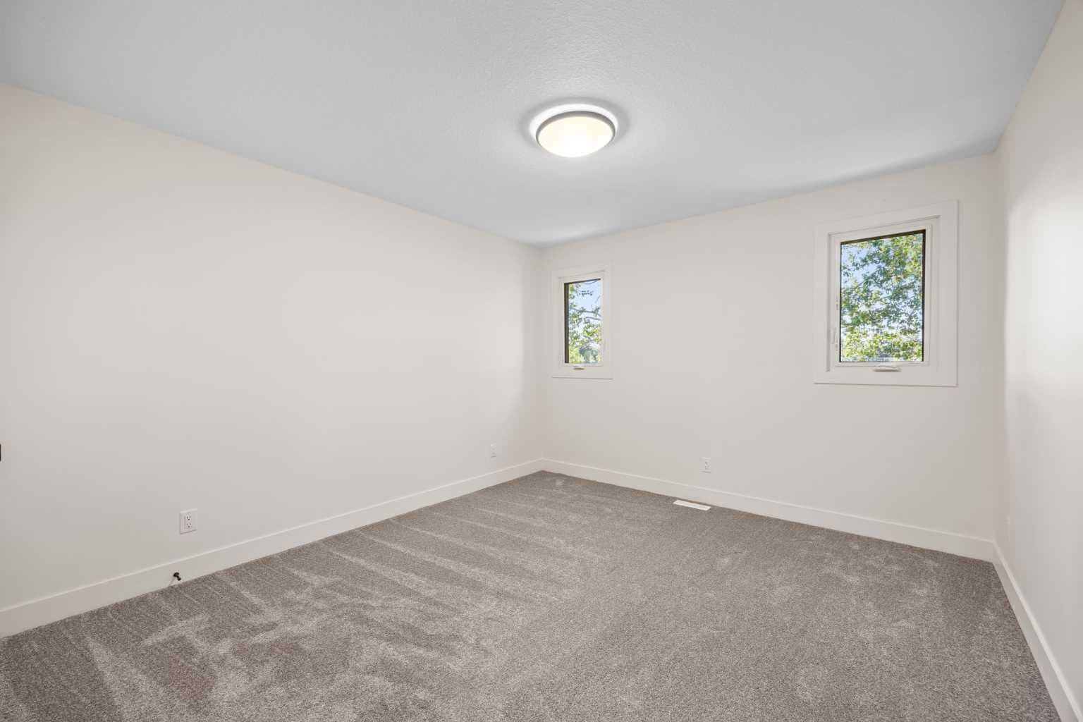 44 Canterbury Drive SW