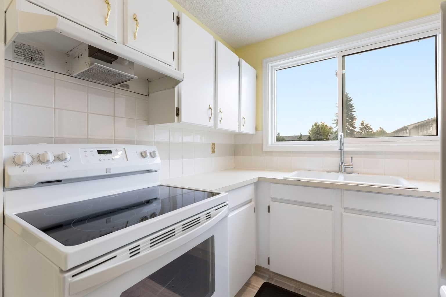 22, 740 Bracewood Drive SW