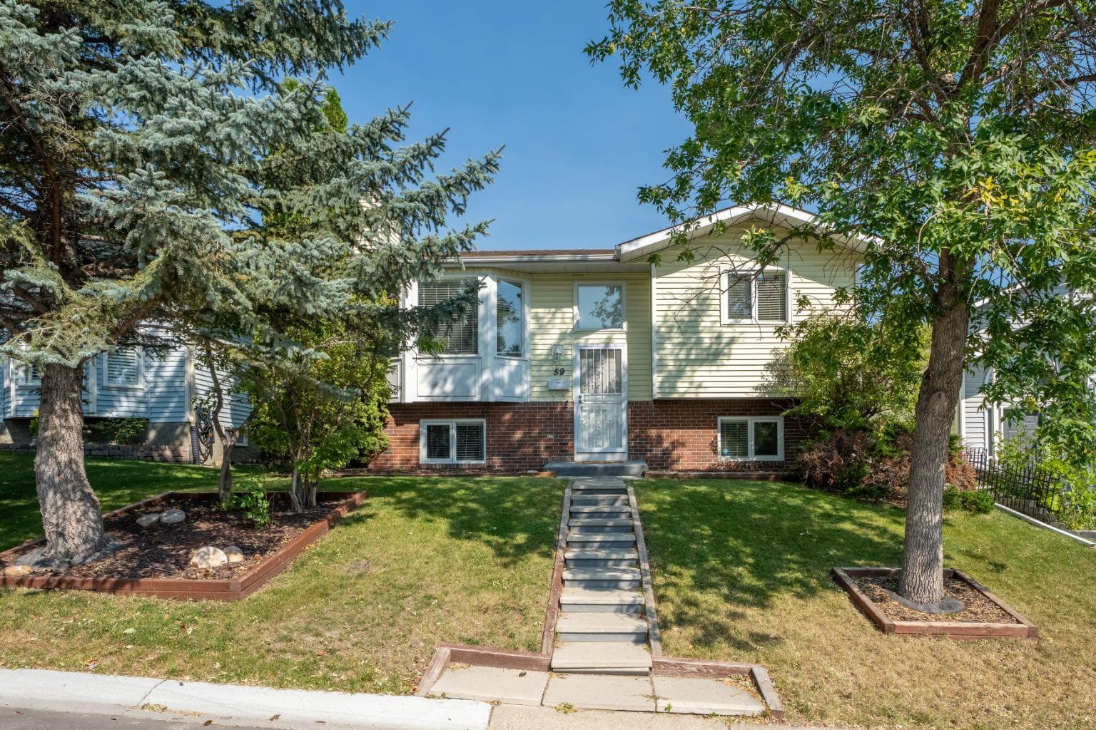 59 Macewan Park Road NW
