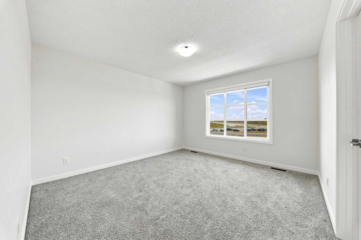 223 Savanna Way NE