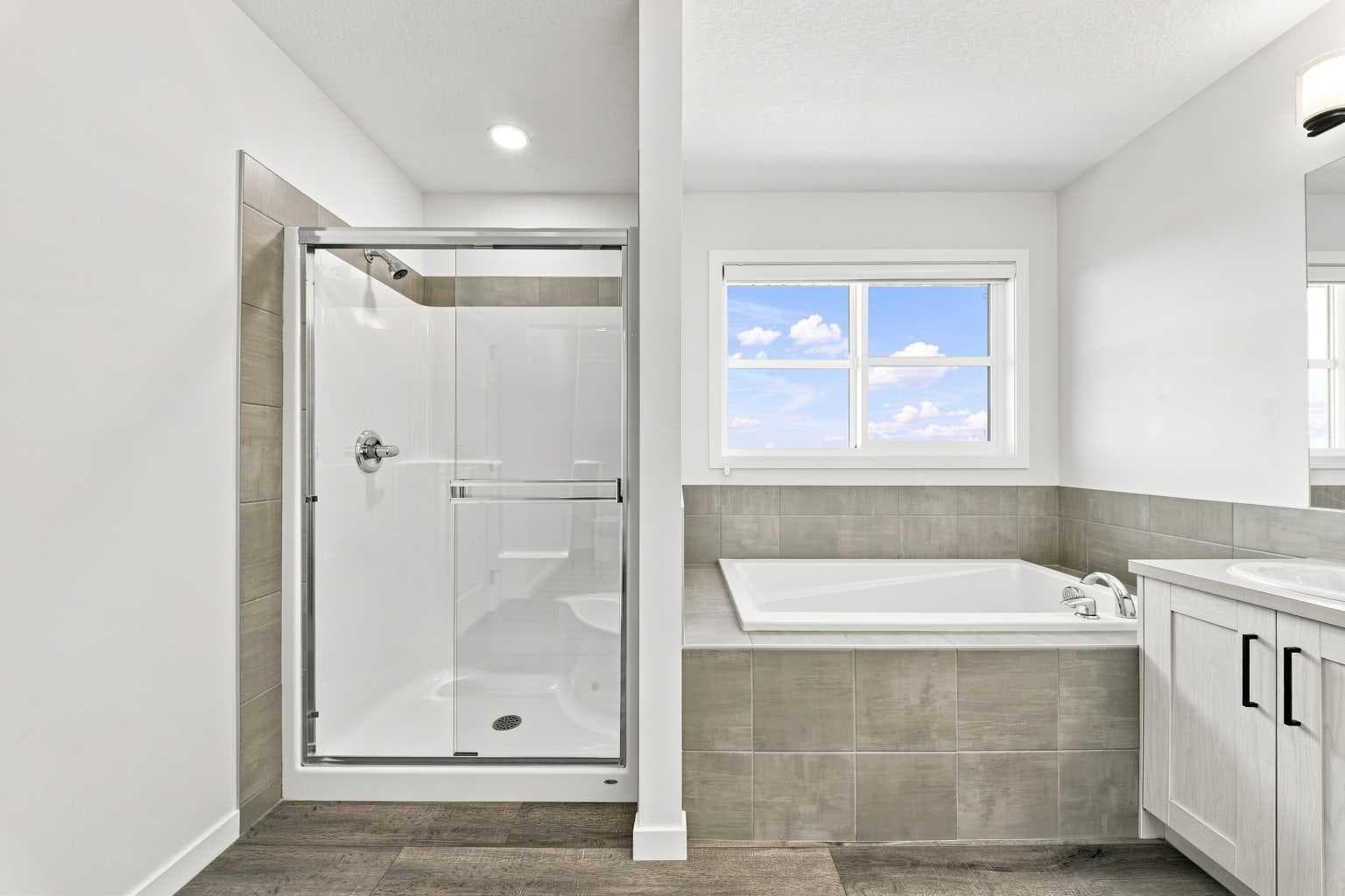 223 Savanna Way NE