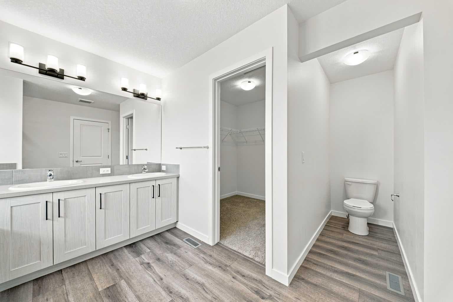 223 Savanna Way NE