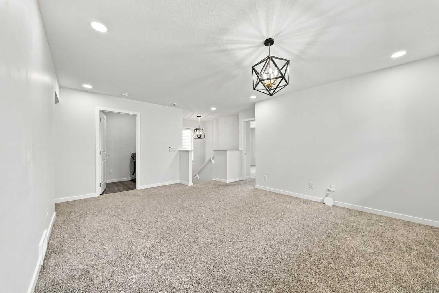 223 Savanna Way NE