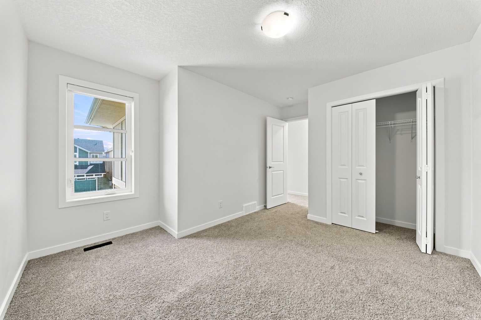 223 Savanna Way NE