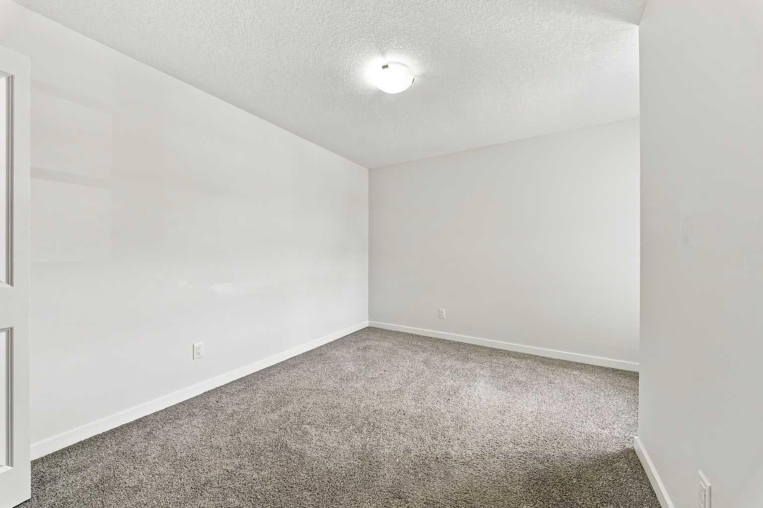 223 Savanna Way NE