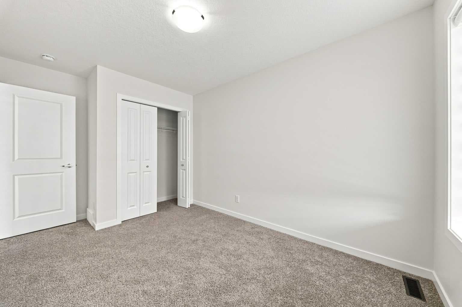 223 Savanna Way NE