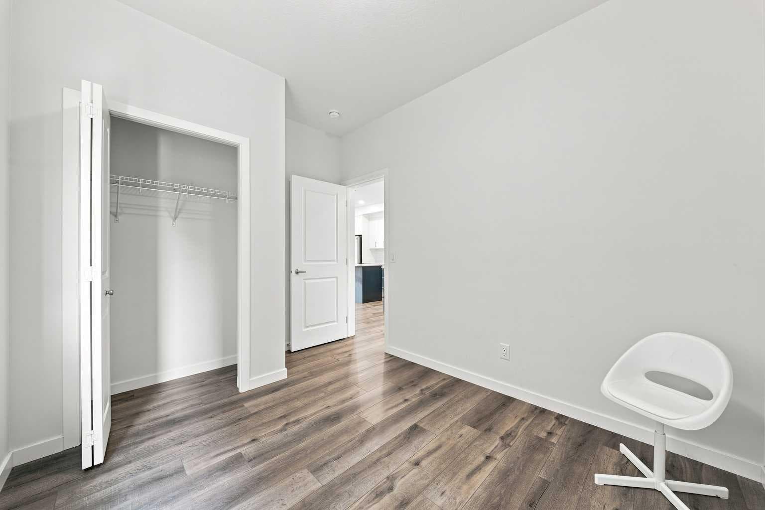 223 Savanna Way NE