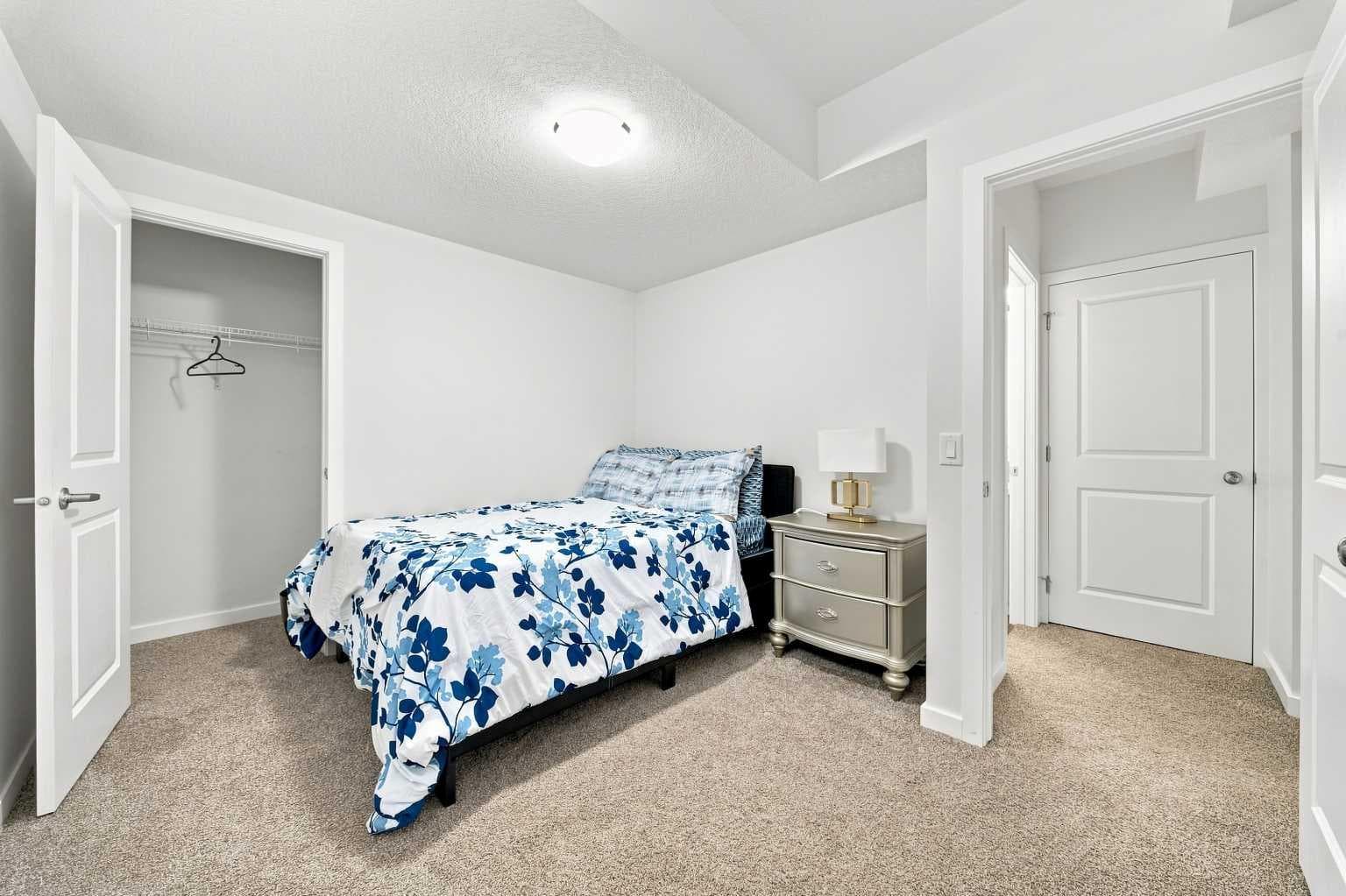 223 Savanna Way NE