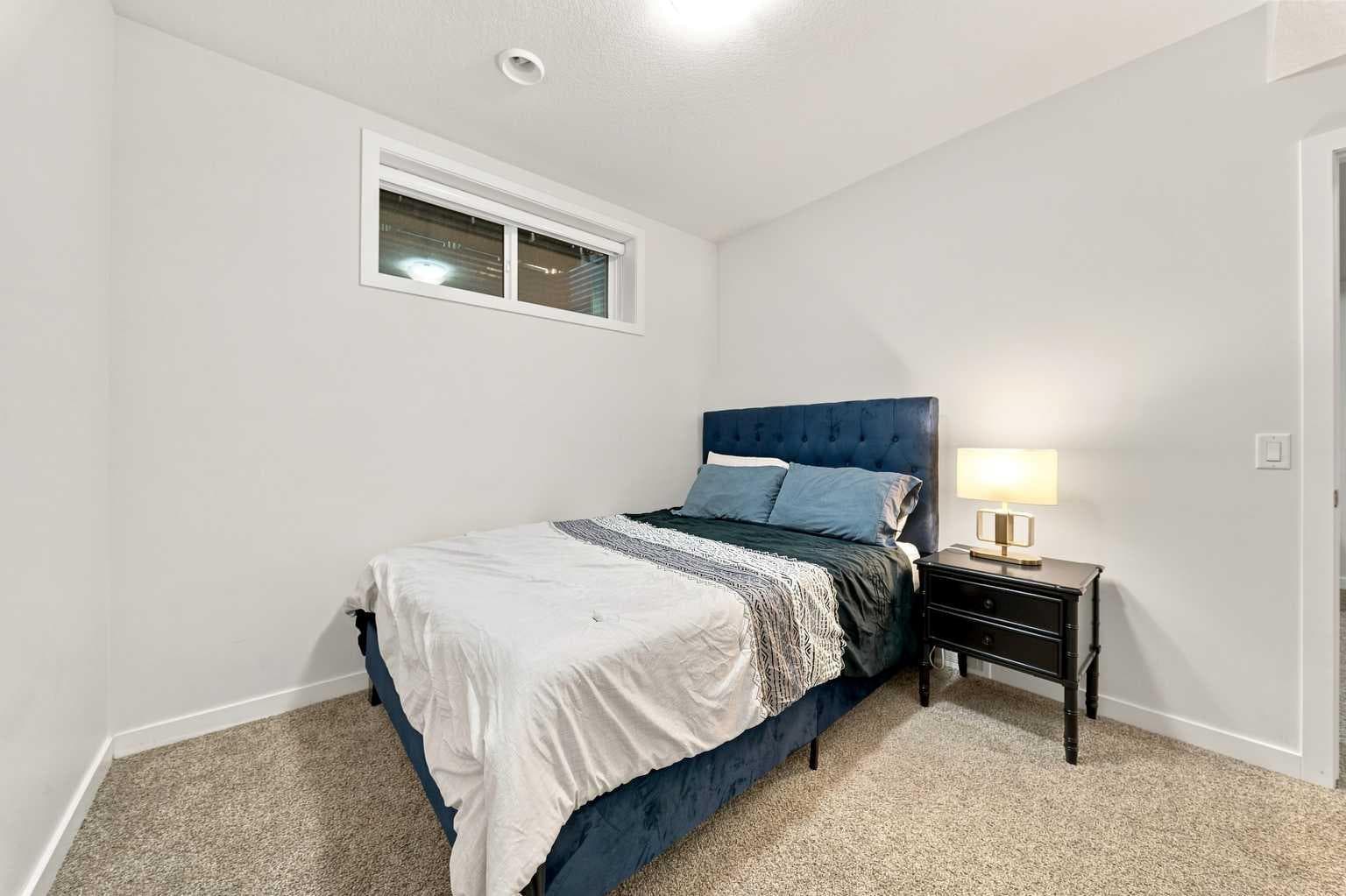 223 Savanna Way NE