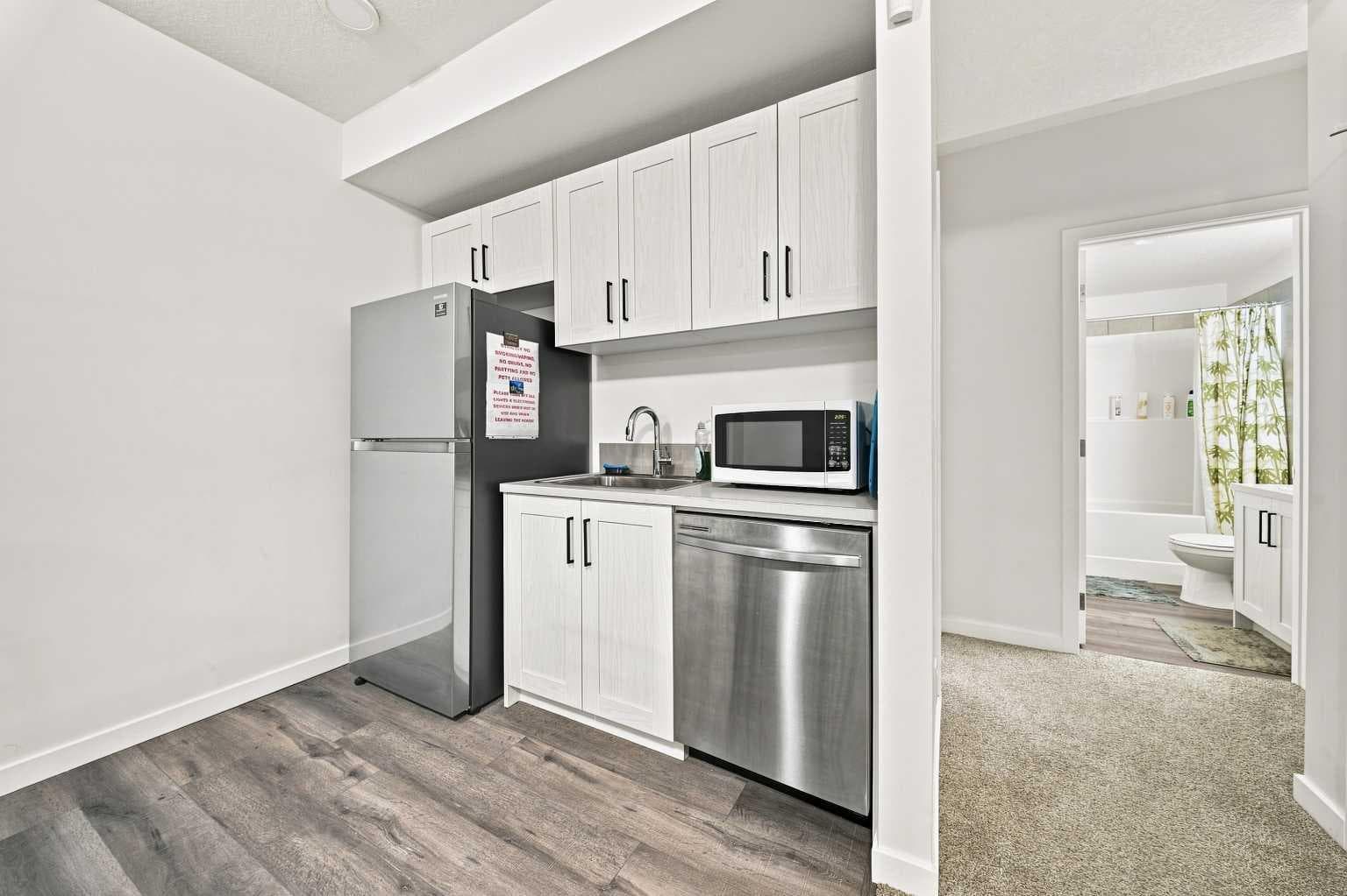 223 Savanna Way NE