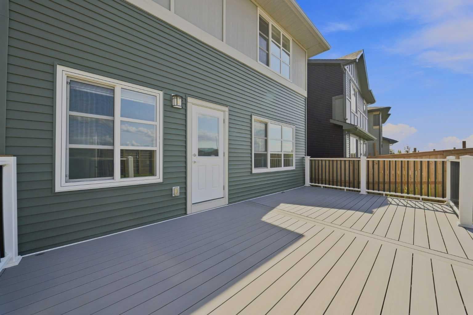 223 Savanna Way NE