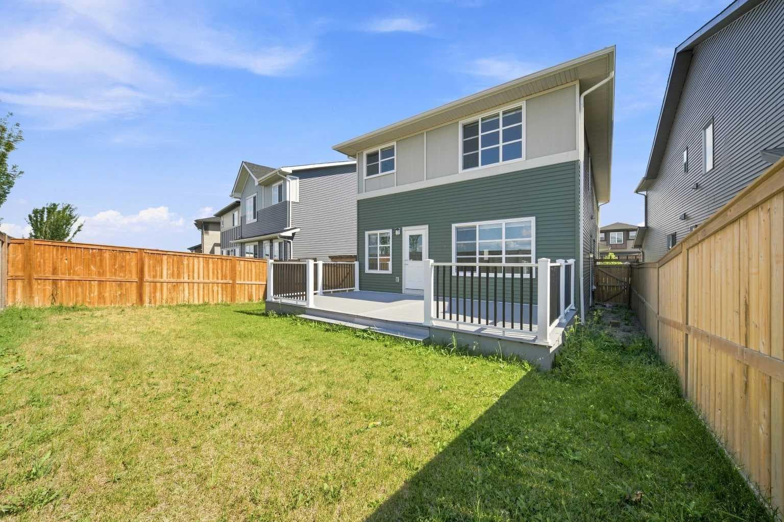 223 Savanna Way NE