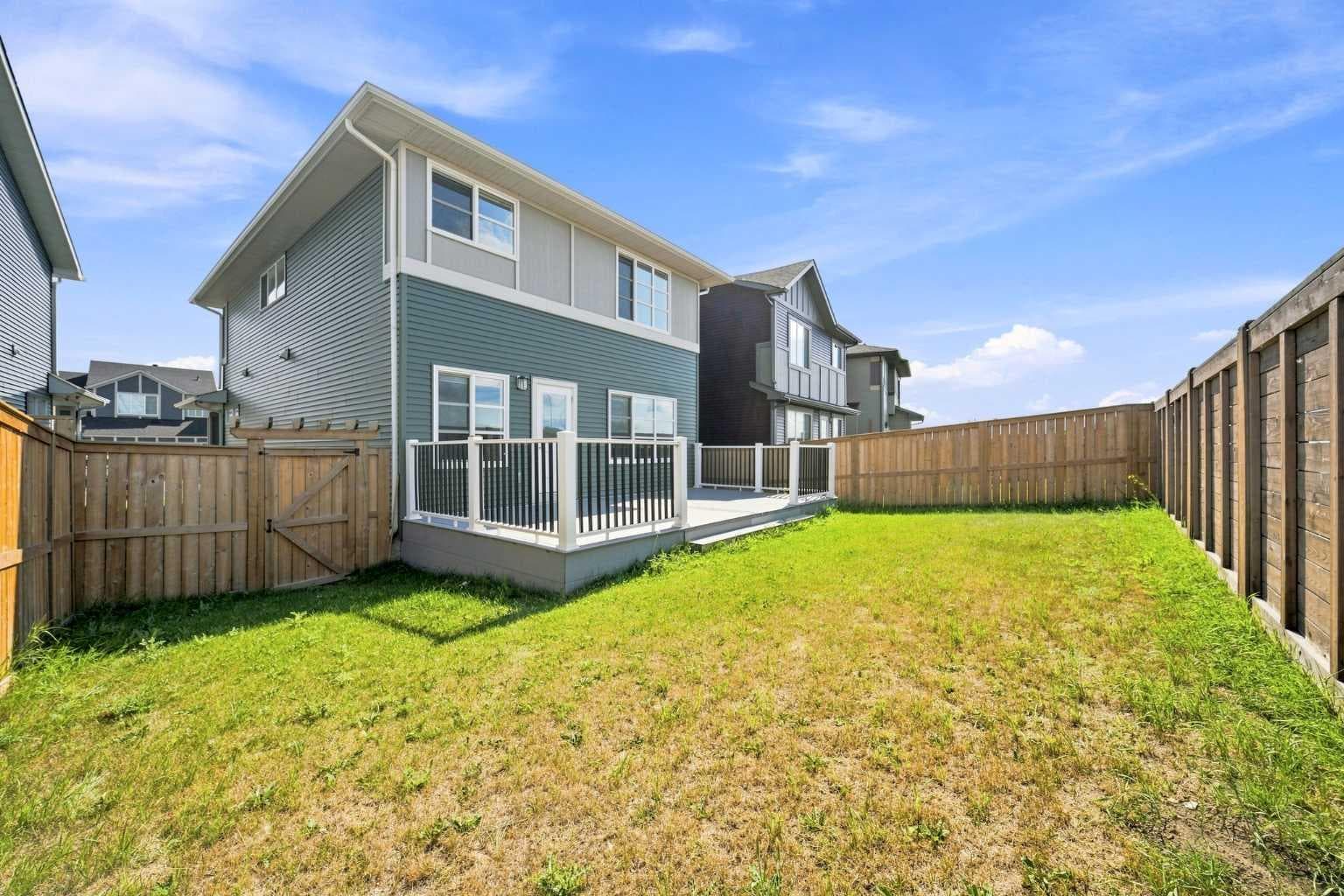 223 Savanna Way NE