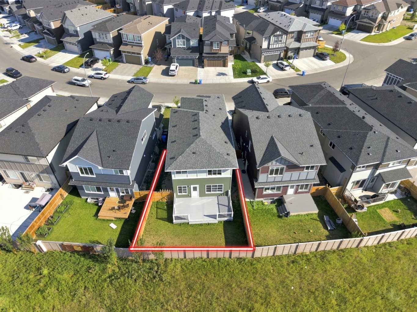 223 Savanna Way NE