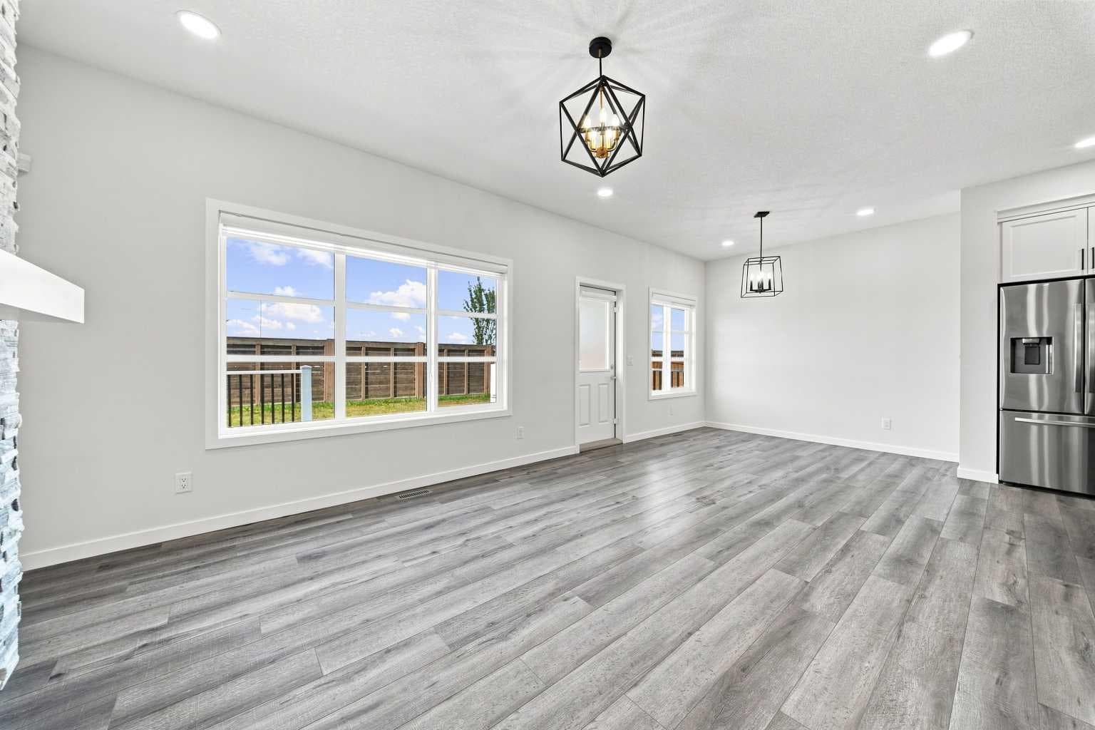 223 Savanna Way NE