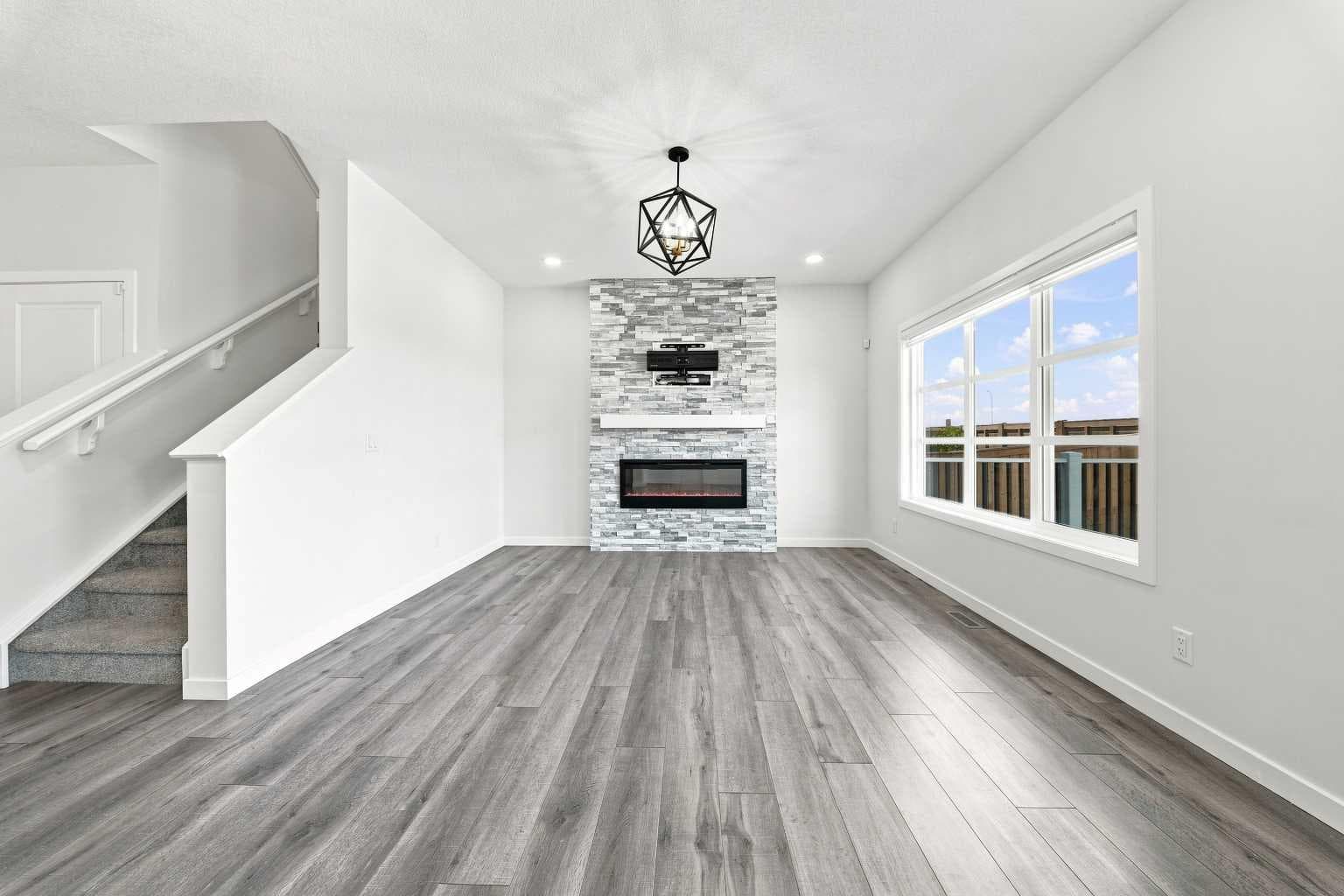 223 Savanna Way NE
