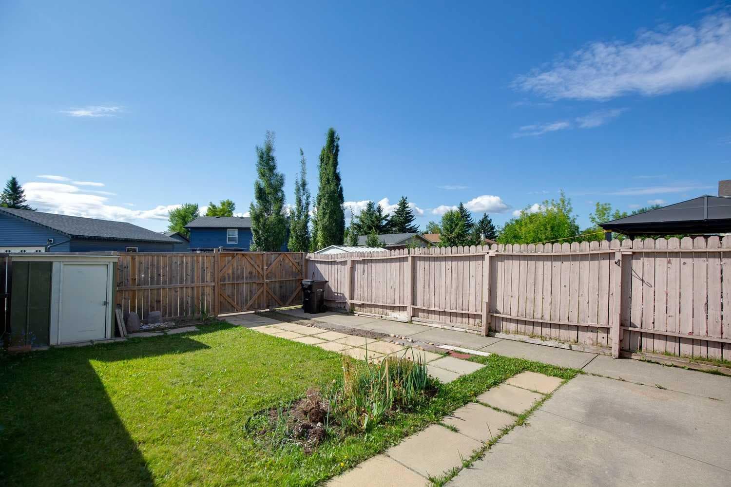 175 Castleridge Drive NE