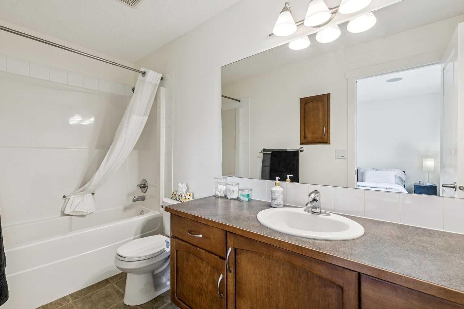 280 Rockyspring Grove NW