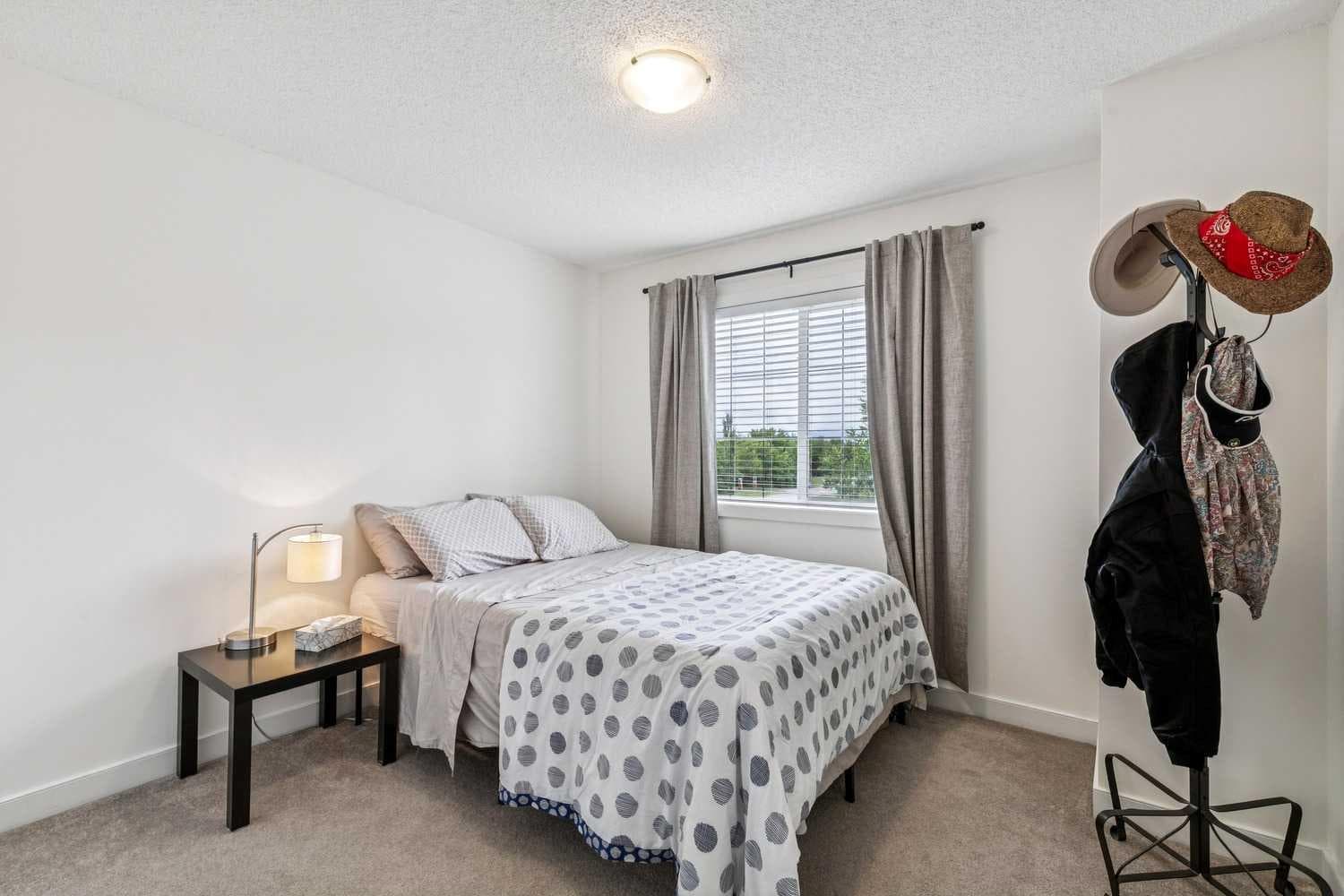 280 Rockyspring Grove NW