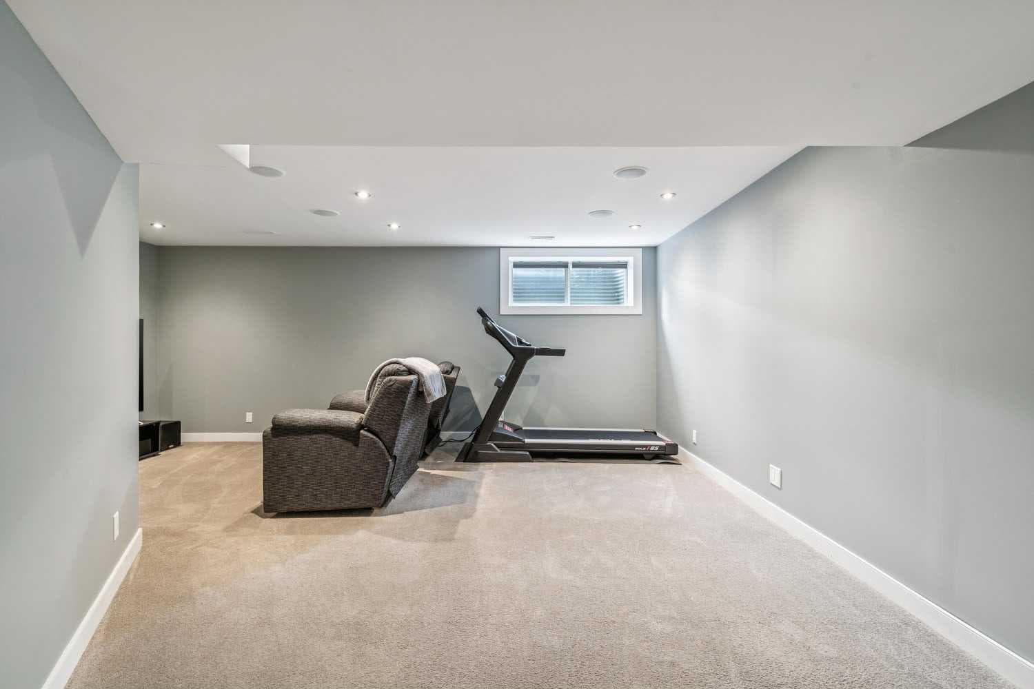 280 Rockyspring Grove NW