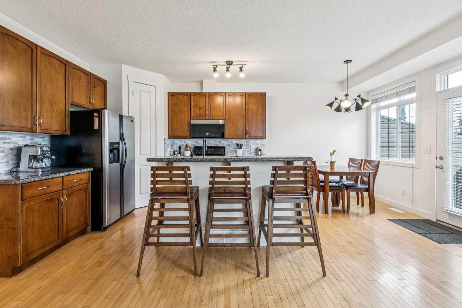 280 Rockyspring Grove NW